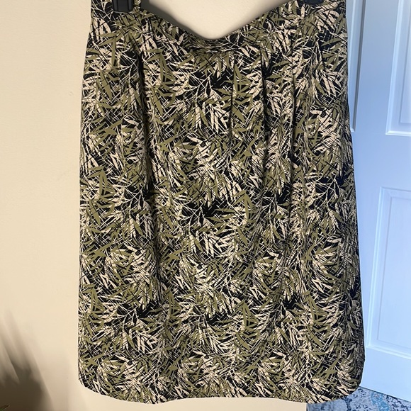 Sag Harbor Dresses & Skirts - Sag Harbor printed skirt with pockets